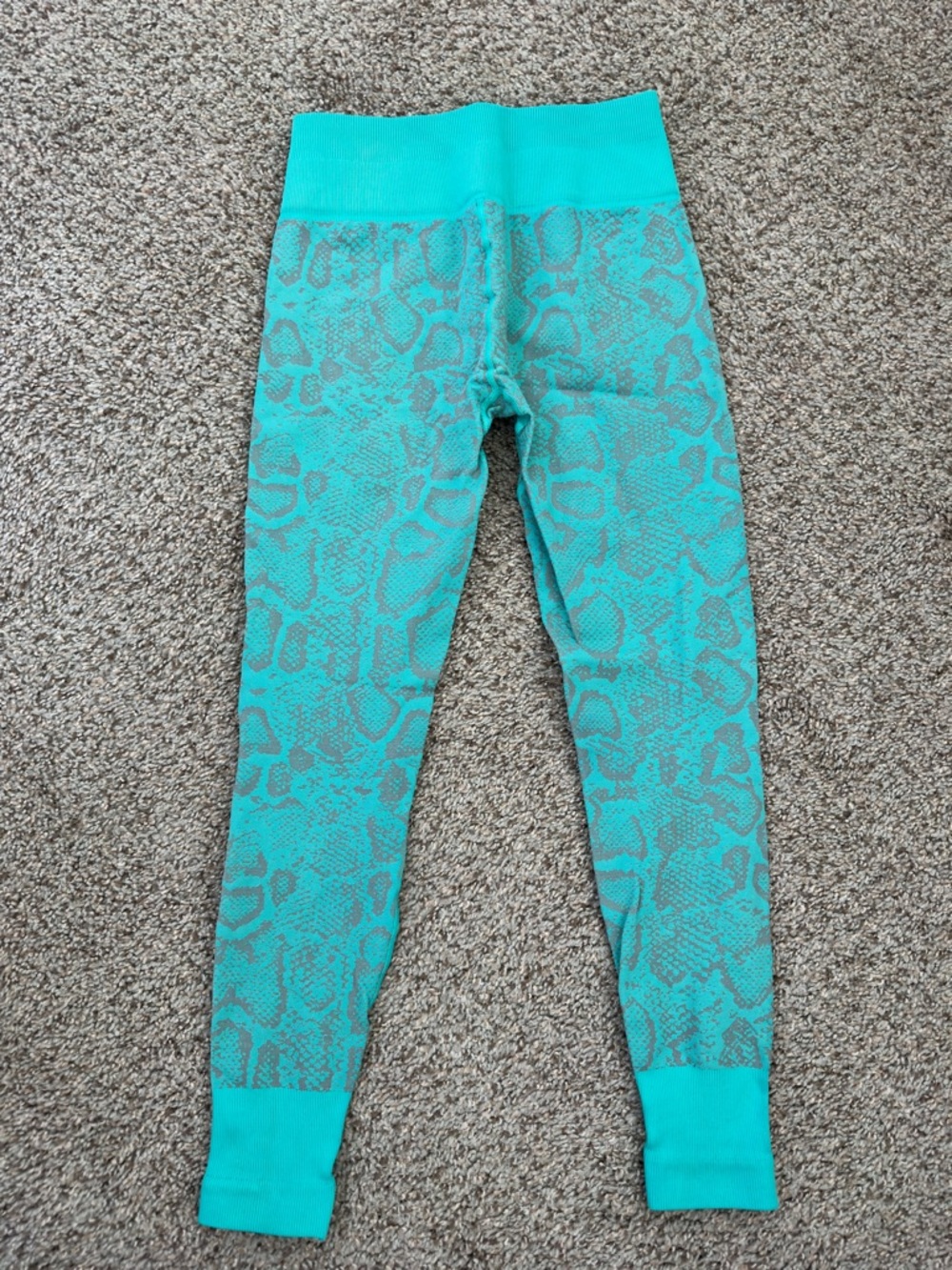 Bombshellsportswear and Snake Print Seamless Leggings - Picture 3 of 4